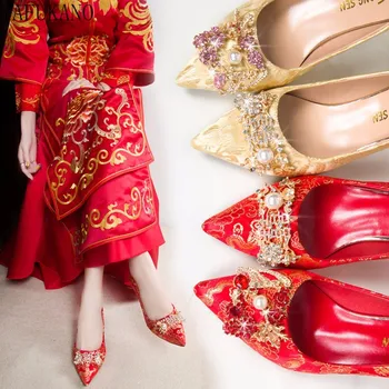 Çin Düğün Ayakkabı Kırmızı Kadın 2022 Yeni Kalın Topuk suni elmas toka gelin ayakkabıları Xiuhe Giyim Yüksek Topuklu Ayakkabı Kadın Pompaları