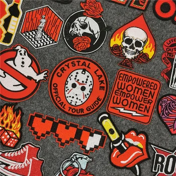 Kaya Punk Giyim Yamalar Hippi Dıy Demir on Patch Giyim için Kırmızı Anime Dikiş Rozetleri Kafatası Kalp Nakış Yamalar Çıkartmalar